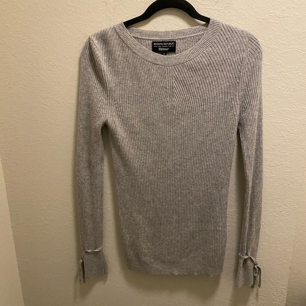 Banana Republic Gray merino extra fine wool/cashmere blend sweater